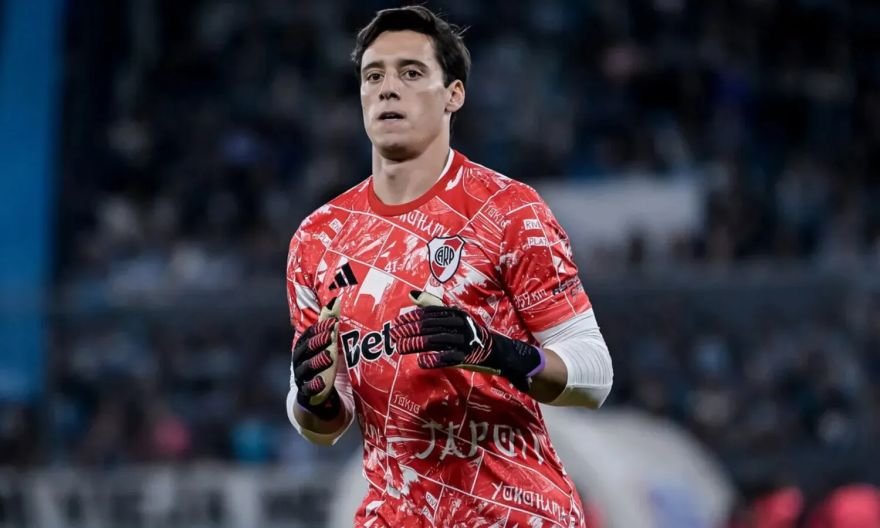 __GAVS's tweet photo. El único que no merecía este resultado sos vos, uno por uno tienen que ponerse de rodillas y pedirte perdon, manga de burros que cobran millones por hacer lo que hacen y en 90 minutos regalaron un partido y no sirven para patear un penal, 70M en refuerzos para quedarnos sin nada. https://t.co/RvLtJKoW3S