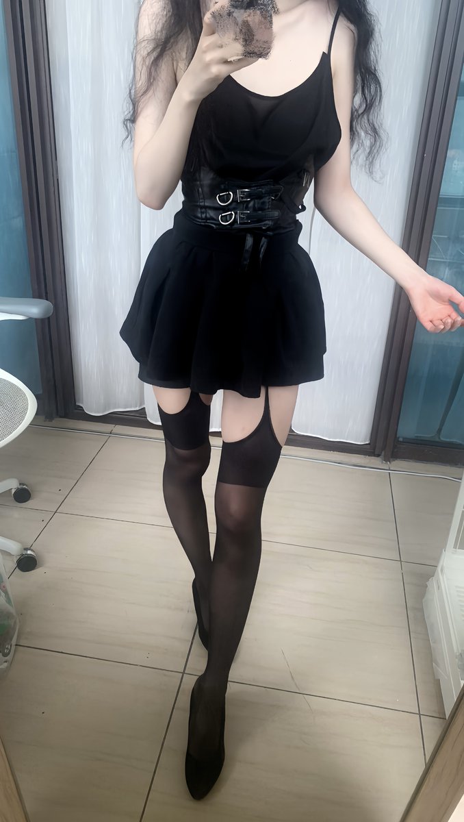 Devilovey27's tweet photo. 突然冒泡看看有没有人能发现我 https://t.co/6ZAt7iWu33
