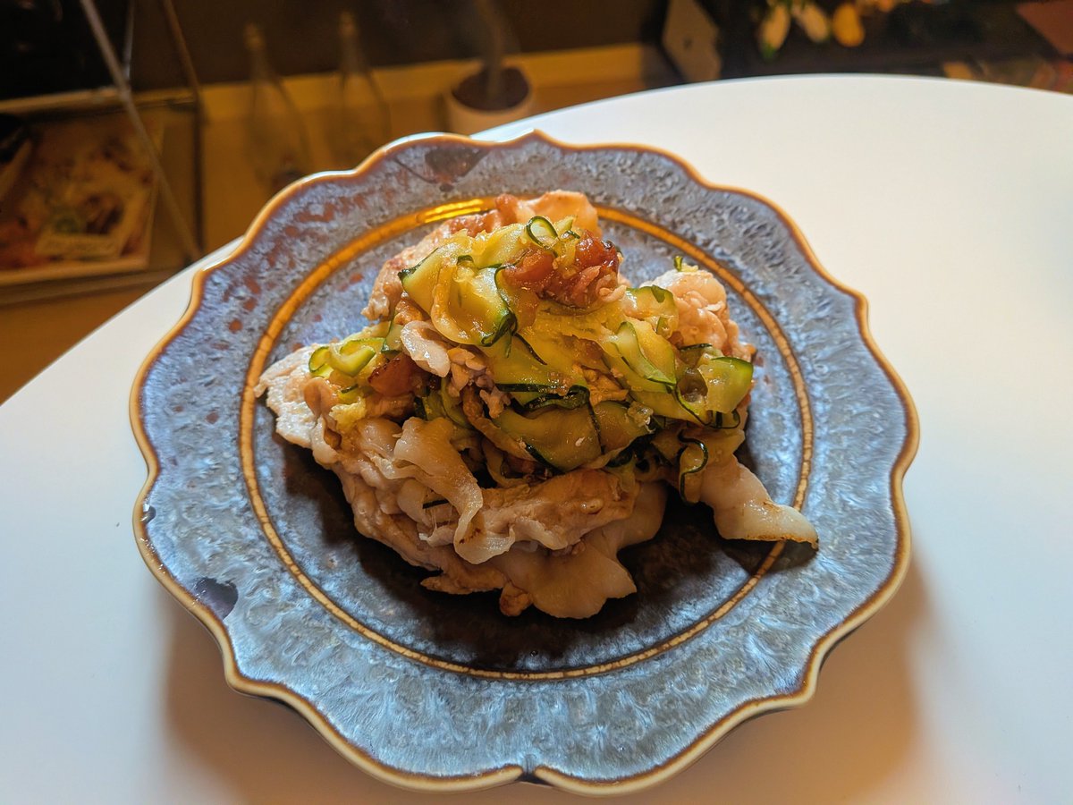 Z_z_zz___'s tweet photo. 豚肉とズッキーニの梅酒蒸し作ってみたらおいしかった https://t.co/PGkJ51bD1Q