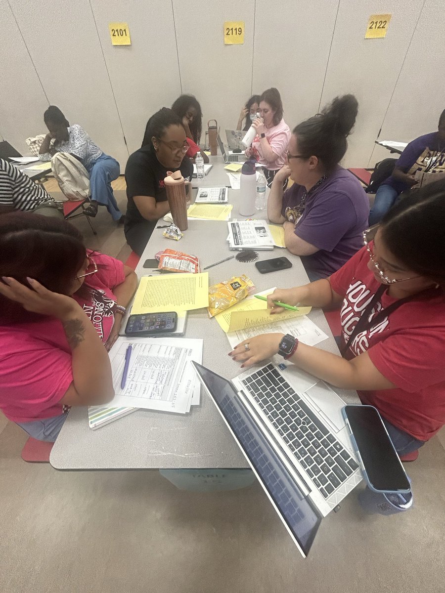Jones46Sheri's tweet photo. Wednesday was indeed WONderful. Our @JSES_Stallions students, teachers, and parents understood the assignment! Campus walks, Faculty meeting/TTESS refresher training, and PTA meeting 💯🎯❤️🖤 #OneTeam #OneMission #GameWinningResults #MakeYourMark #LeadthePAC @LopezprinciPAL @DiazFramy @FortBendISD