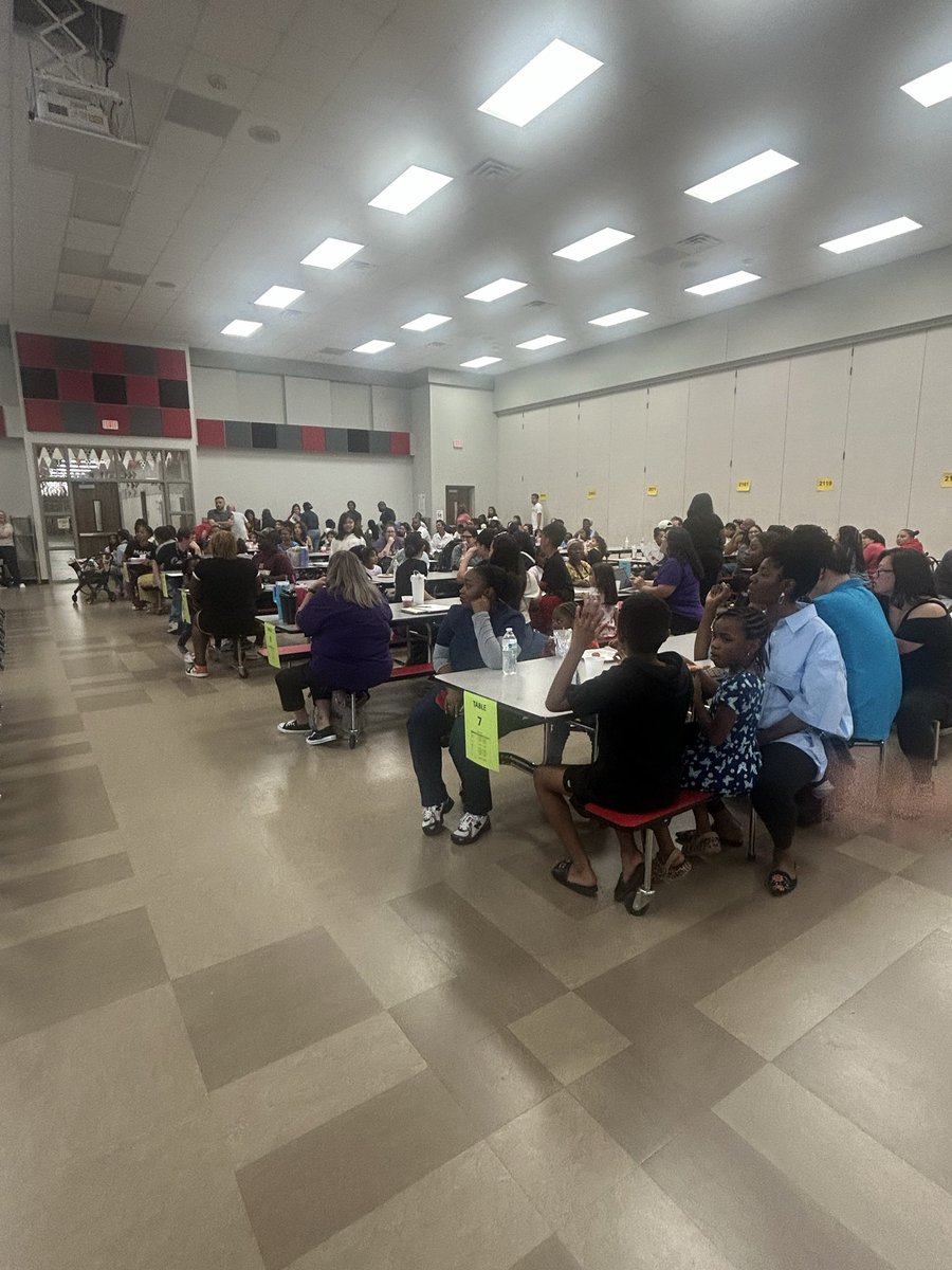 Jones46Sheri's tweet photo. Wednesday was indeed WONderful. Our @JSES_Stallions students, teachers, and parents understood the assignment! Campus walks, Faculty meeting/TTESS refresher training, and PTA meeting 💯🎯❤️🖤 #OneTeam #OneMission #GameWinningResults #MakeYourMark #LeadthePAC @LopezprinciPAL @DiazFramy @FortBendISD