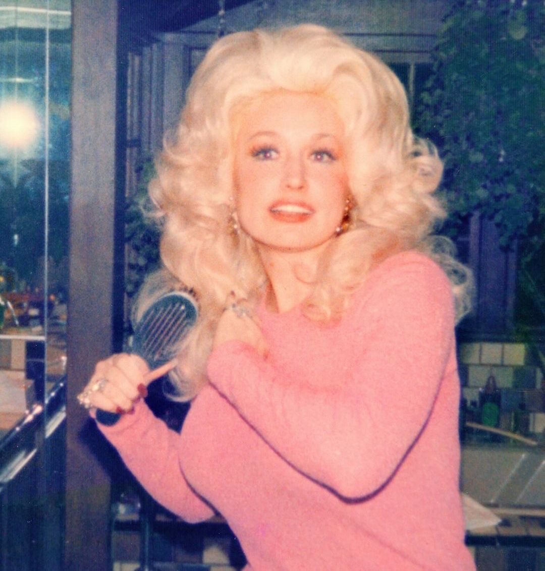 tiffsaprincesss's tweet photo. 💕☁️” you can NEVER have enough pink 💕☁️ a true southern belle, 
Dolly Parton ✨ https://t.co/nCQDCIdpIJ