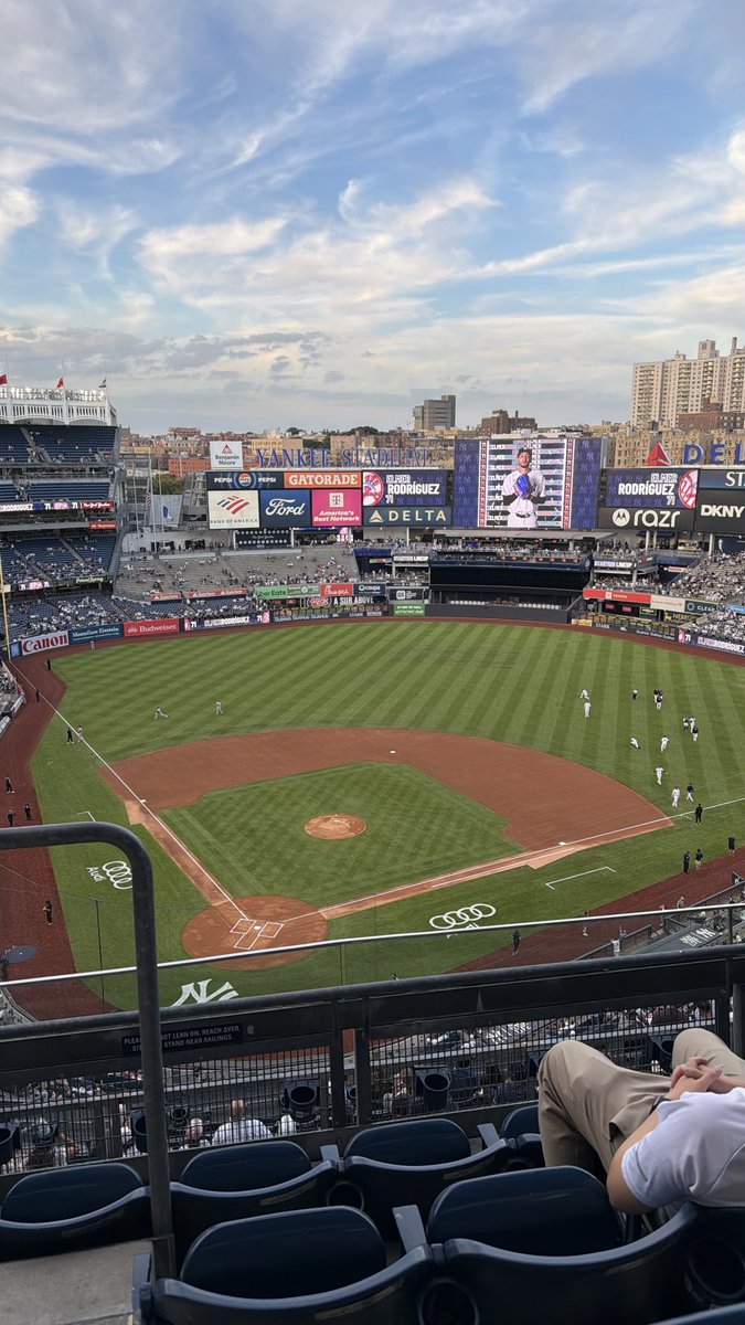 drewgarcia's tweet photo. da yankees win 🗽 https://t.co/Ouk8Mi2w46