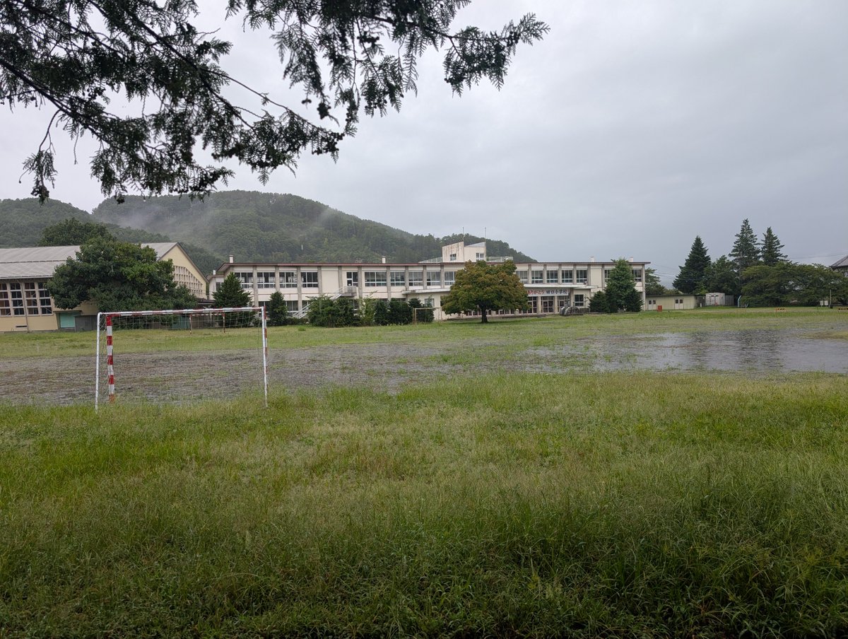 space_dog640167's tweet photo. 日本にあるもうひとつの五稜郭、龍岡城五稜郭へ。
小学校が中にあったけど、今はもう閉校しちゃって取り壊されるらしい。
この五稜郭を作ったのが後に佐野常民とともに日本赤十字社を作った大給恒(松平乗謨)。
前に佐賀に行った時に佐野常民関連の施設行ったことあるけど覚えてなかったなぁ。 https://t.co/yGcFPo46zV
