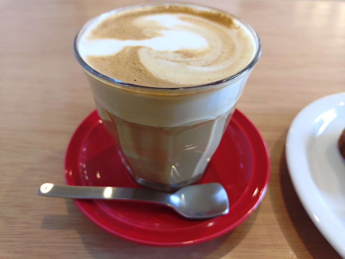 fujinoxx's tweet photo. ARUGA ESPRESSO CAFEさん☕でスタンプラリーの��をゲットしました✌️
一緒に頼んだ塩麹バナナのパウンドケーキはうますぎて秒で姿を消しました😆
https://t.co/35bsEn0HzS https://t.co/GS0cfsoq9H