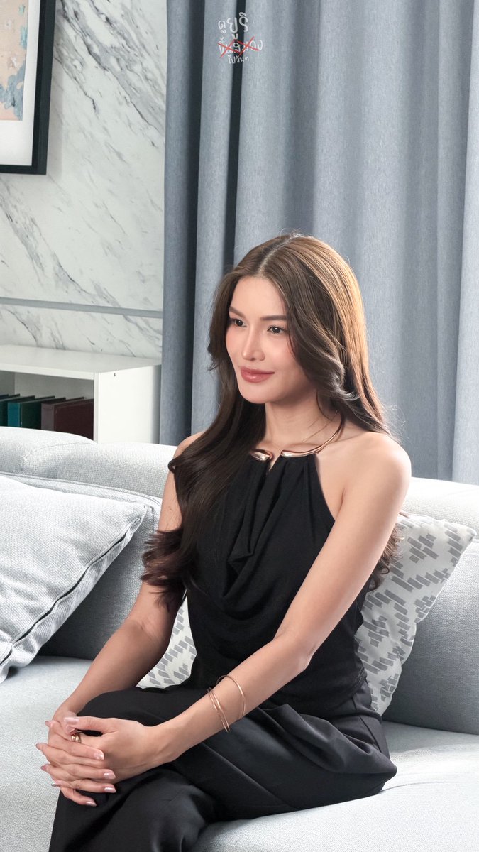 Yuriinmybrain's tweet photo. ��อนเก๊กอยู่  Vs.  ตอนเก๊กหลุด   🤣

UNDER HER RULES Q9
#ใต้เงาจันทราQ9
#มีนเบ้บ #meenbabe https://t.co/VyIHYOKKtm
