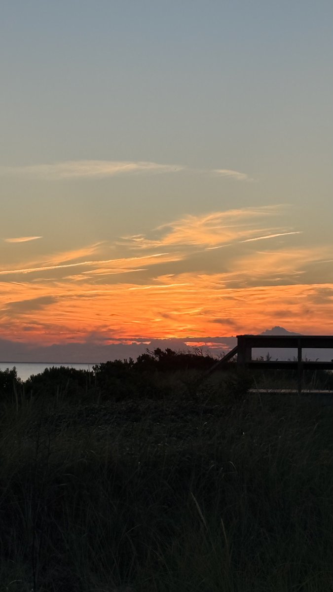 mmuhlfelder's tweet photo. A beautiful end to a beautiful day on #capecodbay and truly a #calmocean https://t.co/JDaC9CBikh
