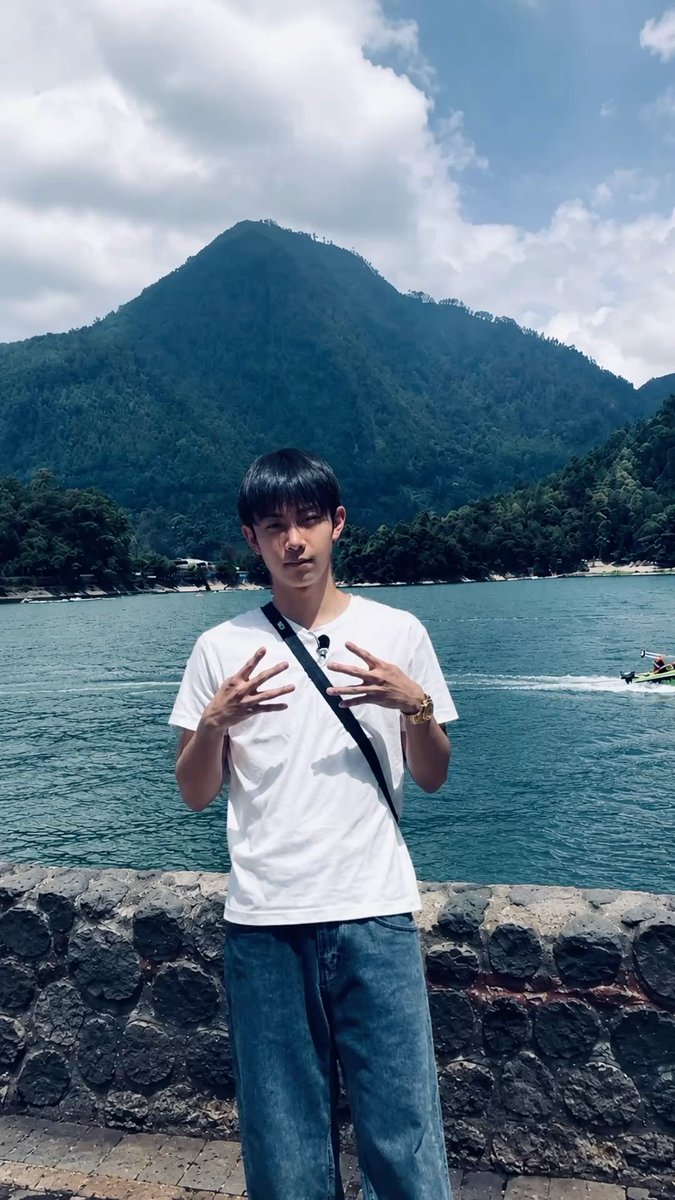 kimcheolsoosi's tweet photo. 제주도로수학여행온초딩같네 https://t.co/N96Tmxx4DS