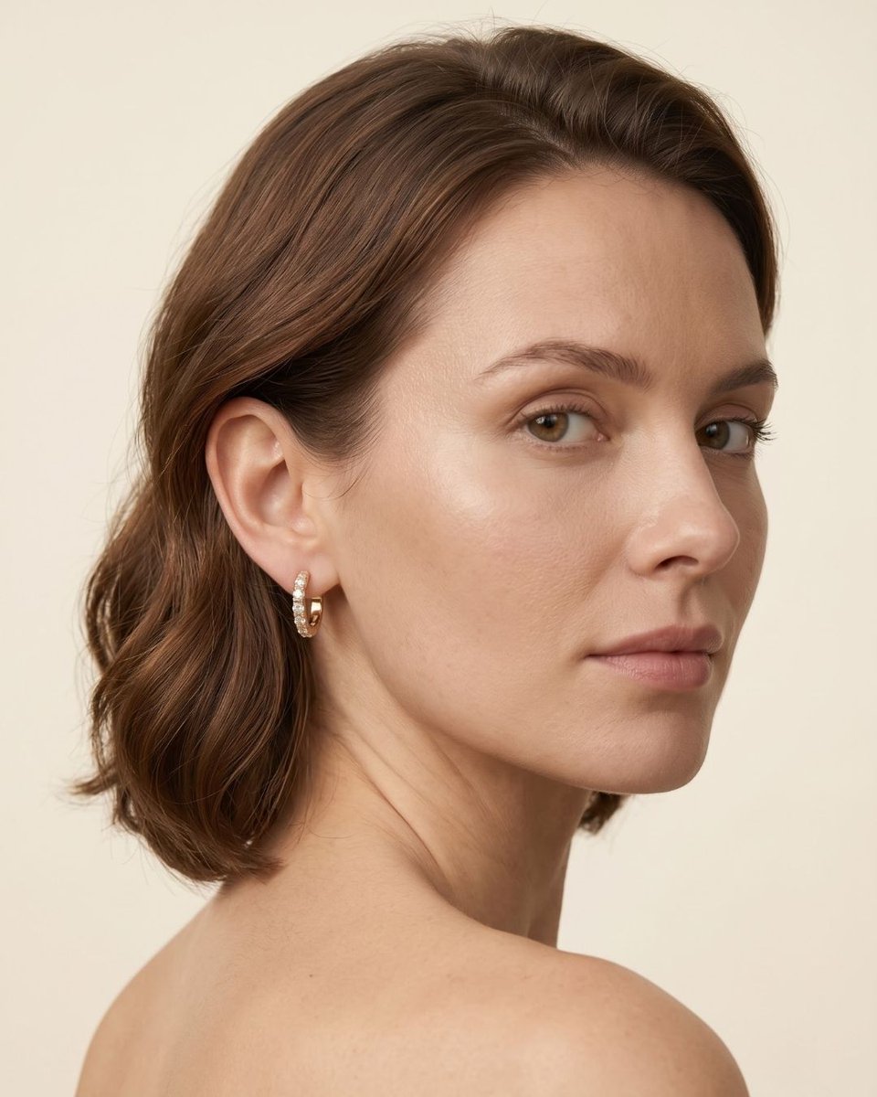 LooseMoissanite's tweet photo. Golden light and subtle sparkle. Huggies that go with every single mood.
#DiamondHuggies #GoldHoops #EarringStack #FineJewelry #DailyJewelry https://t.co/XqR9NJCdtx