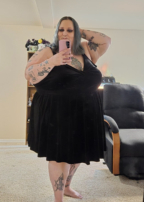 ssbbwlily's tweet photo. I know I'm chubby but I hope you'll still say "hi" https://t.co/PYAaPJPrgU