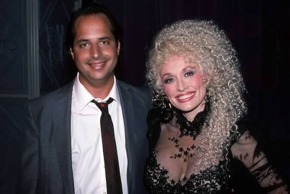 realjonlovitz's tweet photo. God bless Dolly Parton. She hosted SNL when I was there. And I did a sketch with her on her variety show in 1986. She couldn't have been nicer. Or smarter!!! Very sad news. https://t.co/bgvKJwxPcS