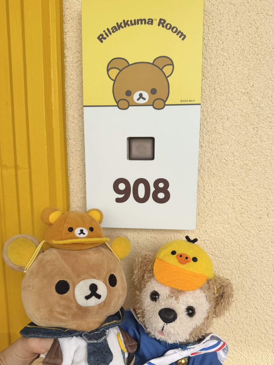 HIGURE_bear's tweet photo. リラックマルーム宿泊してきましたー！
クマーズもマホロバの正装🍉にお着替えしました。

#リラックマ #マホロバマインズ三浦 https://t.co/AKjAW0mtzh