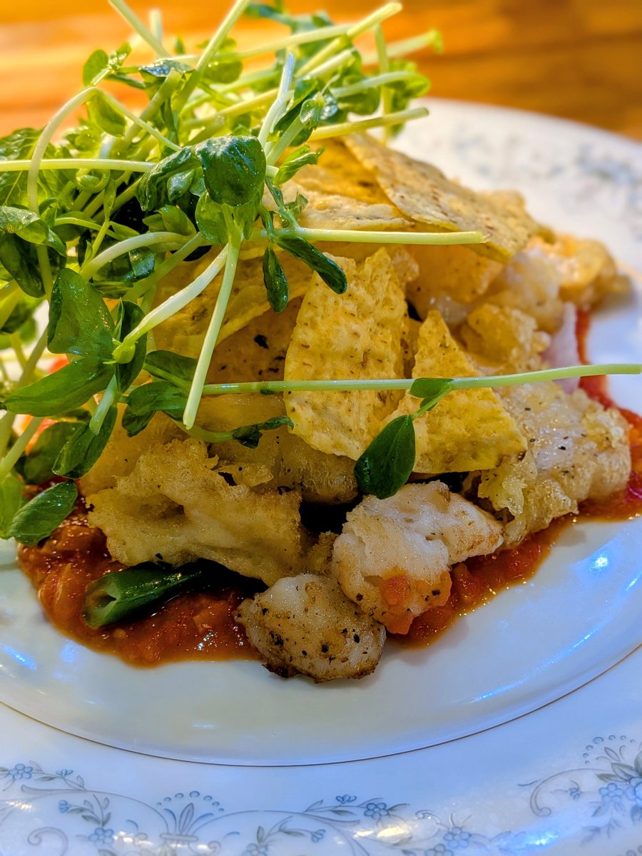 padellatura's tweet photo. こんにちは😀

日替パスタは「モッツァレラチーズとバジルのトマトソース」
お料理ランチは「白身魚のフリット」です🤗

定休　月曜夜、火曜日

8月　28(金)
９月4(金)、11(金)、25(金)
は臨時休業です

よろしくお願いします😌 https://t.co/UXLMf396TS