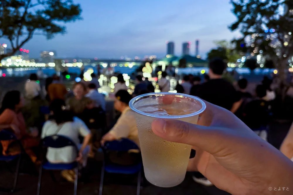 toyosu_tokyo's tweet photo. 今週末の土日は、夜の豊洲公園でジャズイベント「Toyosu Park Jazz Night 2026」が無料開催！

https://t.co/cgO4moA2yU ≫ https://t.co/JmTveVXcpk
