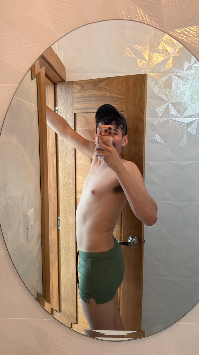beingberto's tweet photo. Sugar sugar how you get so fineeee #thickboy https://t.co/shq5grGRvf