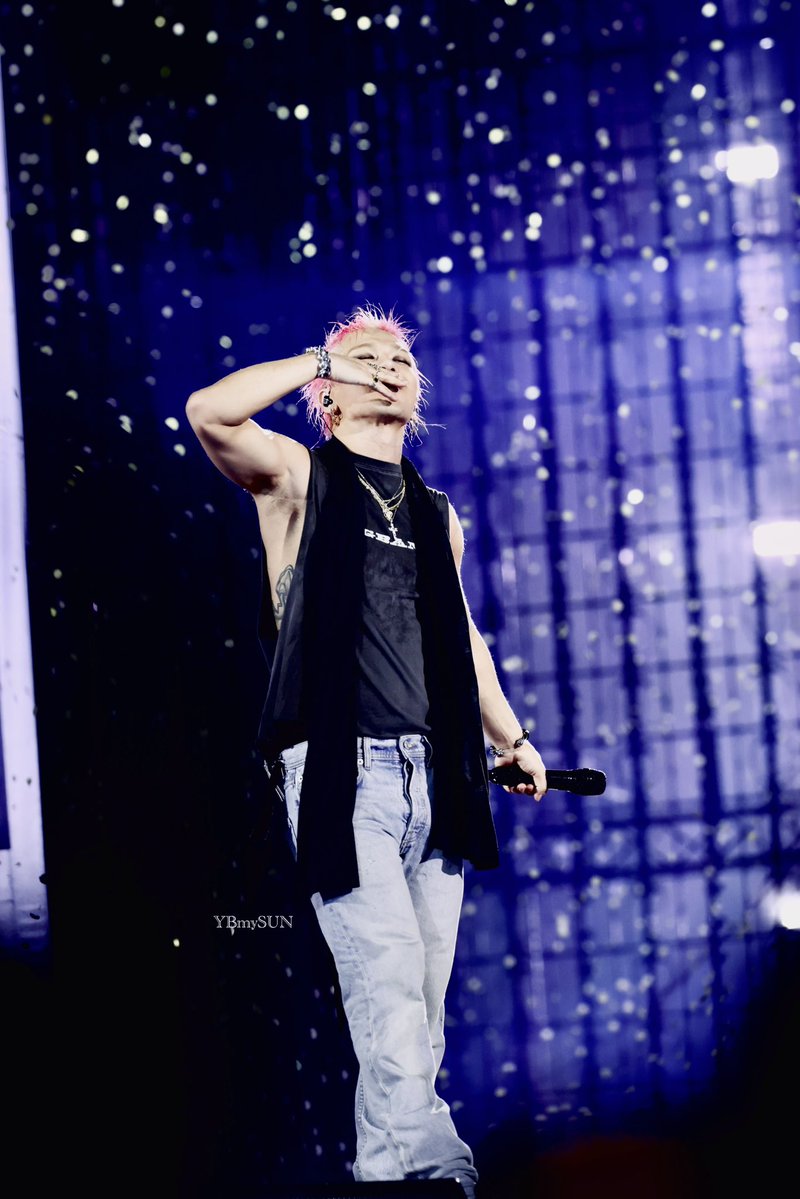 YBmySUN_'s tweet photo. who can’t come out from Goyang as well?😭

#taeyang #youngbae @Realtaeyang https://t.co/h9UyC0hNw1