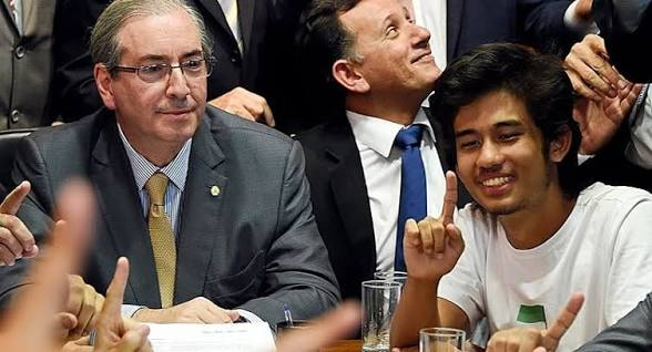 kagaro_nakama1's tweet photo. Oncinha, oncinha... Seu teto é de vidro https://t.co/8vGI5rFMdg