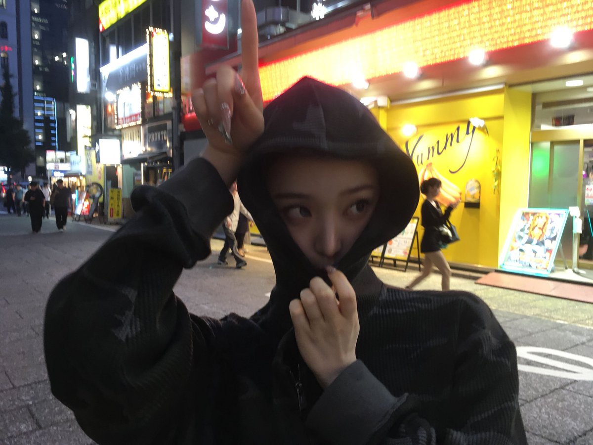 Leesolu's tweet photo. Lost in the hum of neon signs and electric streets, I pull my hood up against the midnight chill. The city breathes in brilliant flashes of gold and crimson, whispering secret stories only the wanderers at heart can truly understand. 🌙 https://t.co/uzMmd2EMfc