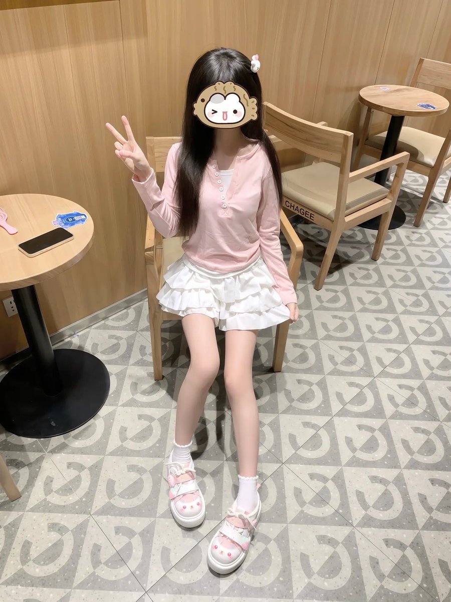 LisaSimcoe's tweet photo. 害怕你离开 我这样的人竟然开始不说反话 #反差 #女高中生 https://t.co/s0zqaF1Jdm