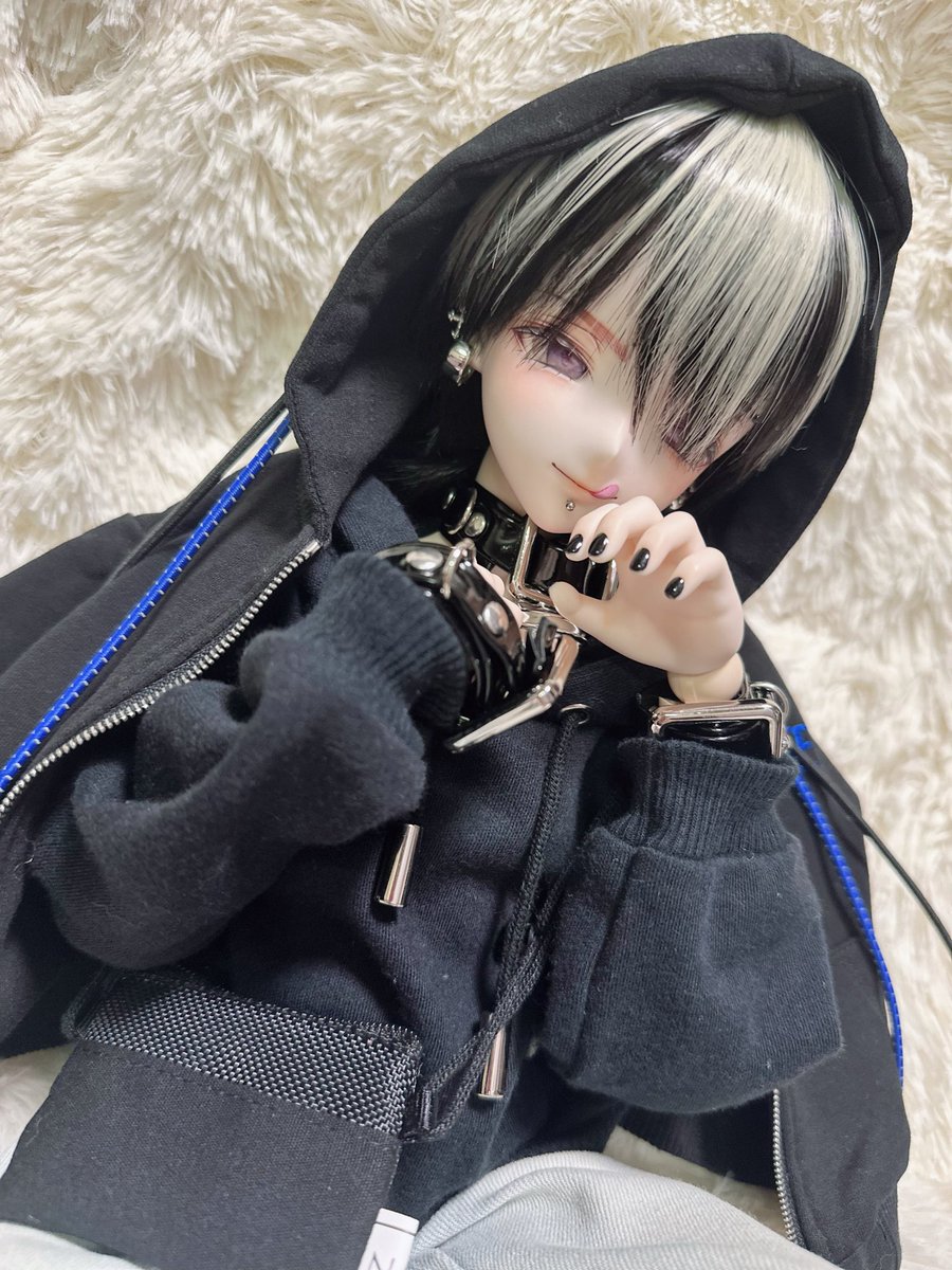 kuro566712's tweet photo. 舌ペロ＆ピアスの
イタズラっ子なお兄さん♡が誕生🤩🫶
大きめのリングピアスが表情に
マッチしてくれました😆👍
 #くろまめっ子
  #kome瞳
  #ぴぐウィッグ 

https://t.co/whZJEGAkUH https://t.co/pNhaLeI4Fw