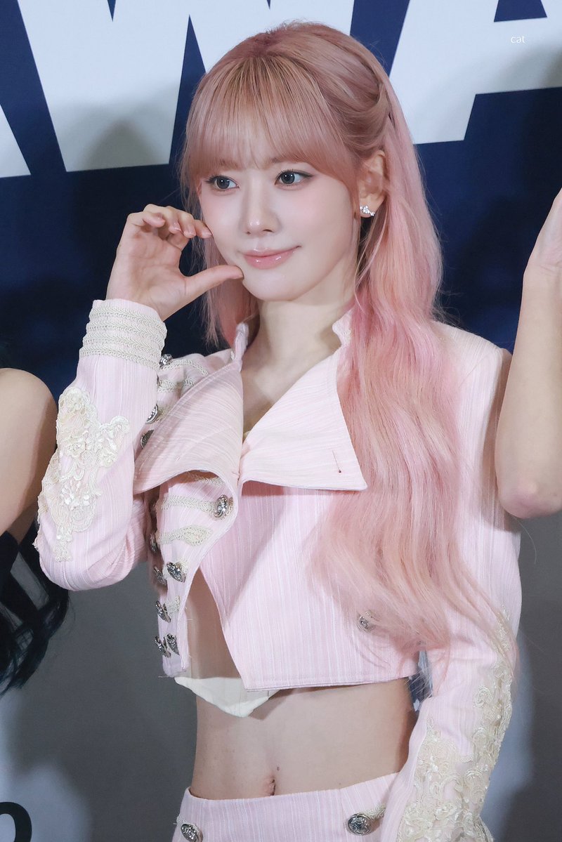 catsaku0319's tweet photo. 260827

#르세라핌 #LE_SSERAFIM
#사쿠라 #SAKURA #宮脇咲良 https://t.co/OlWtfS8qjf