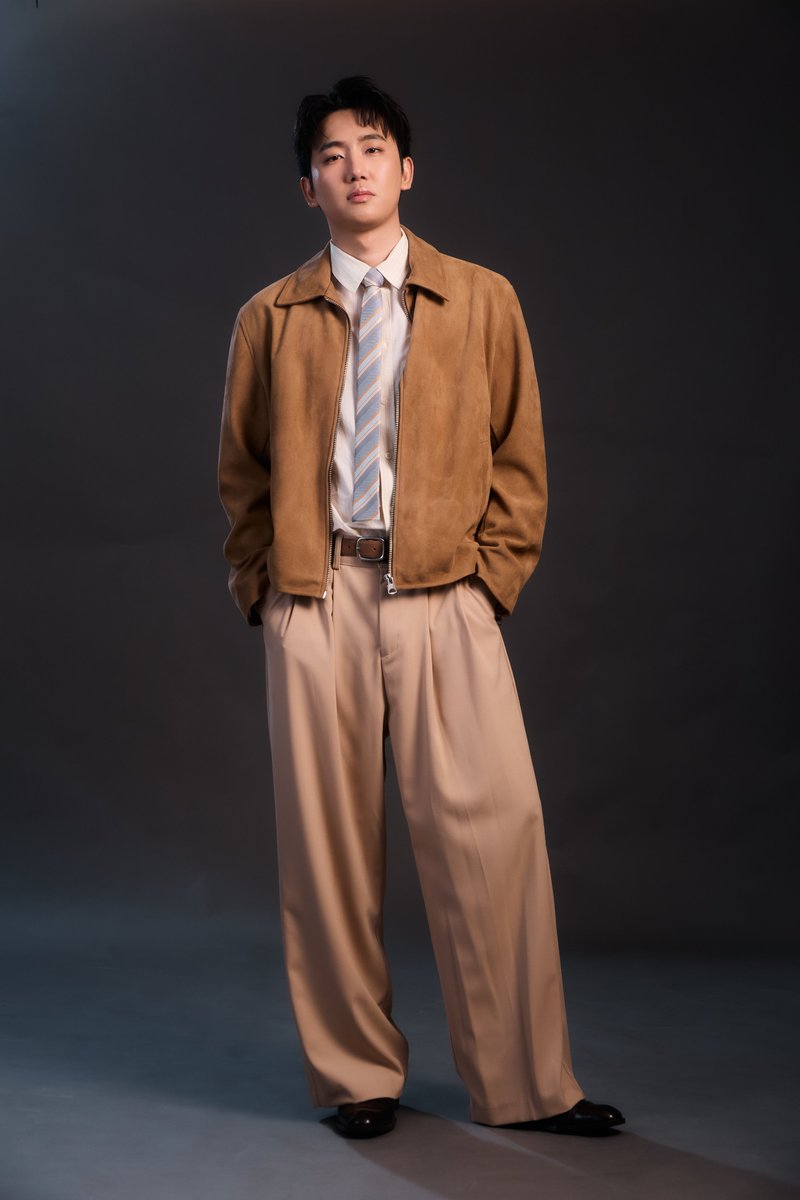 GunShotSeries's tweet photo. FITTING SHOT WITH #GunShotSeries

ไตเติ้ล รับบท เหมา (Mao)

#GMMTV
@titlekplee https://t.co/B1UnjJ470f