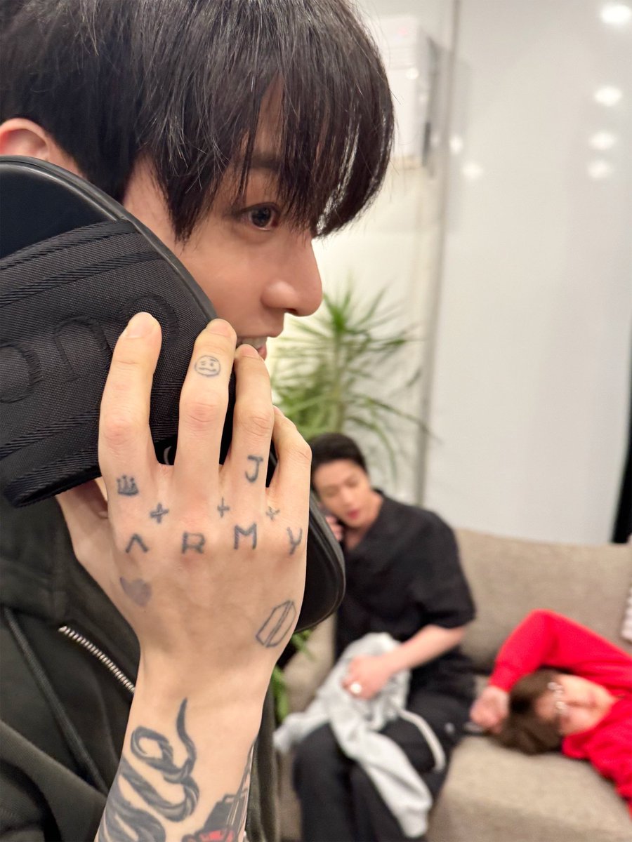 Arinaeuy's tweet photo. นางไม่เอาไรละ แมวขี้เซา ใครอยากโทรก็โทร หนูจะนอน https://t.co/CIO8DUVTjV
