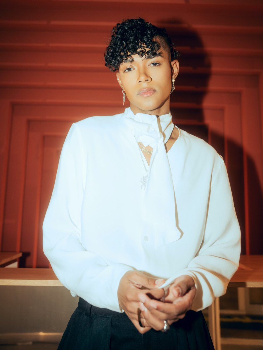 stbvhq's tweet photo. #DUALCALLATEUNRATODAY 
#STREAMDUAL 

Sube una ss escuchando tu canción favorita del Ep DUAL en cualquier plataforma + tu foto fav de tu bias y menciona a 5 mutis

@ quien quiera https://t.co/Av8L35QS2g