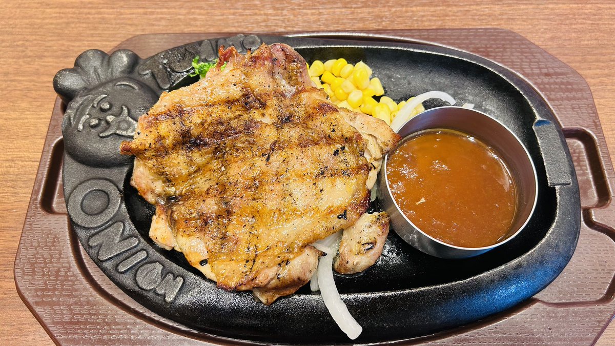 sh_yuka's tweet photo. 今年の写真！

ランチ🍽️
とあるお店のチキン美味しかった😋✨
黒カレーも良かった👍✨
デザートの苺ジェラートのパフェも美味しかった💓
また、行けたらいいなあ！ https://t.co/gWZHz3cTjZ