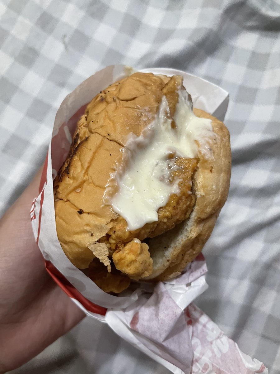 seanteed0pe's tweet photo. ok guys kala k nagjojoke lang sila na masarap… totoo pala 😭😭 ok new fav unlocked https://t.co/KOZz8ddN9C