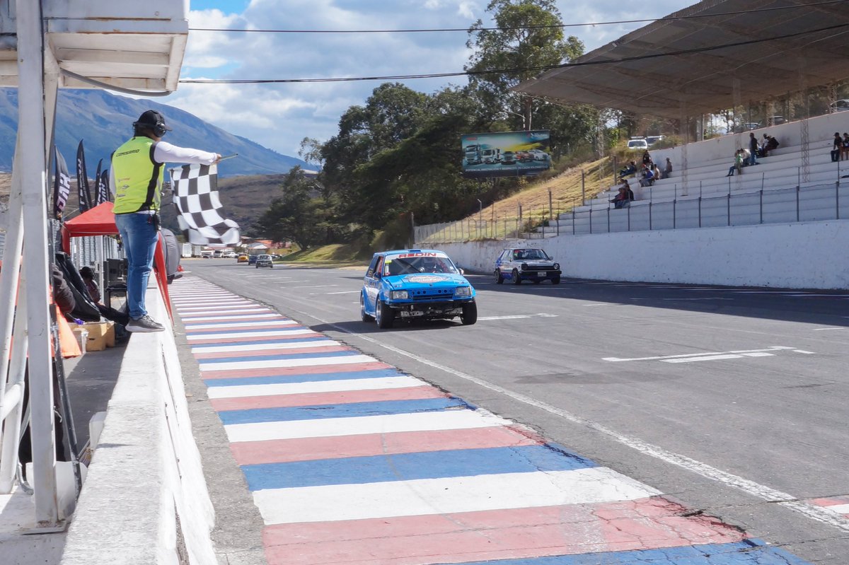 AutomagazineEc's tweet photo. Ganadores de la 4ta Válida del Nacional de Autos Clásicos: 🚗⬇️
https://t.co/6iXwH6ugjg
@fedak_oficial @Autos70 #Fedak #CNAC #Yahuarcocha #CampoeonatoNacionalAutosClasicosCompetencia #Automovilismo https://t.co/OmaOB0jzUJ