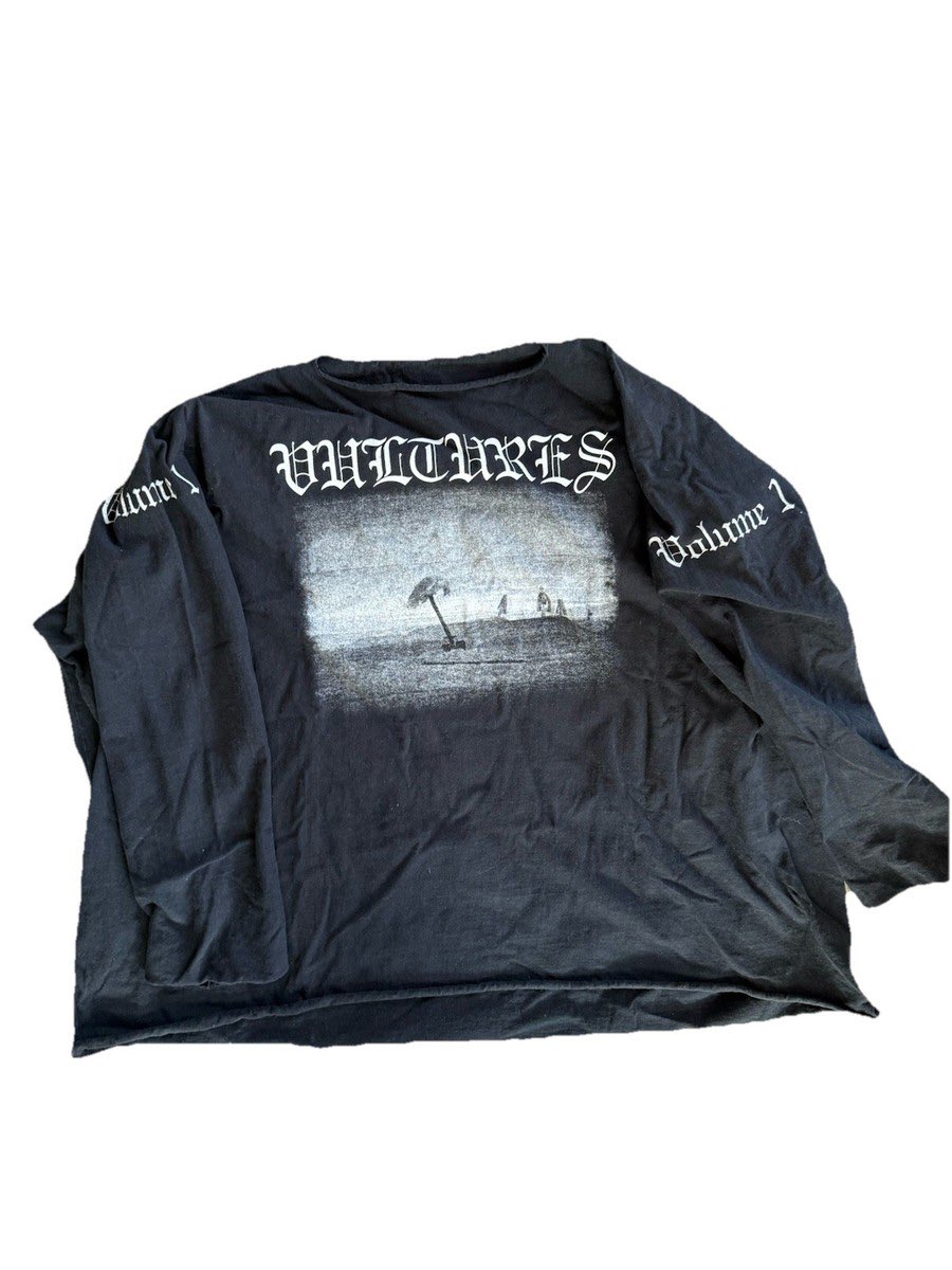 YZYFRANCE1's tweet photo. 🇫🇷 Pour les Français 🇫🇷

Concours pour gagner le VULTURES 1 T-shirt avec les lyrics au dos.

📏 Taille : 2

Pour participer, commentez simplement ce post et je tirerai au sort le gagnant. Bonne chance 🦅 https://t.co/HyzpQ4TbG0