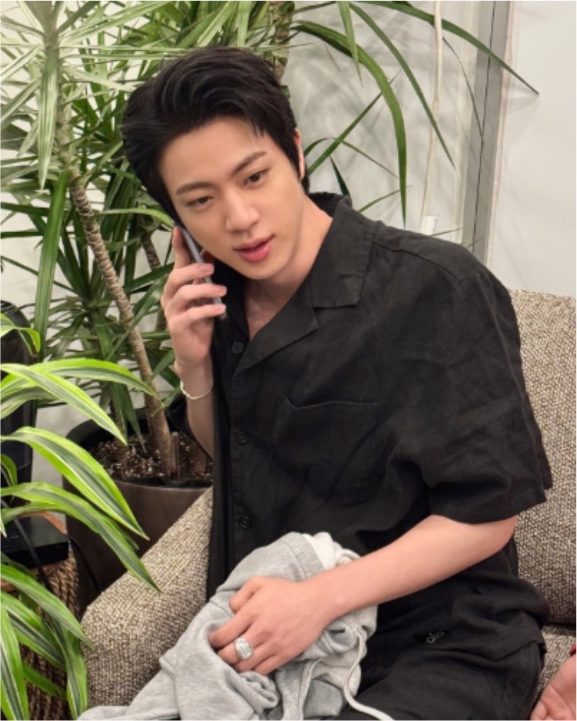 ninijin92's tweet photo. he looks like perfection always https://t.co/fNsaFTnCD4