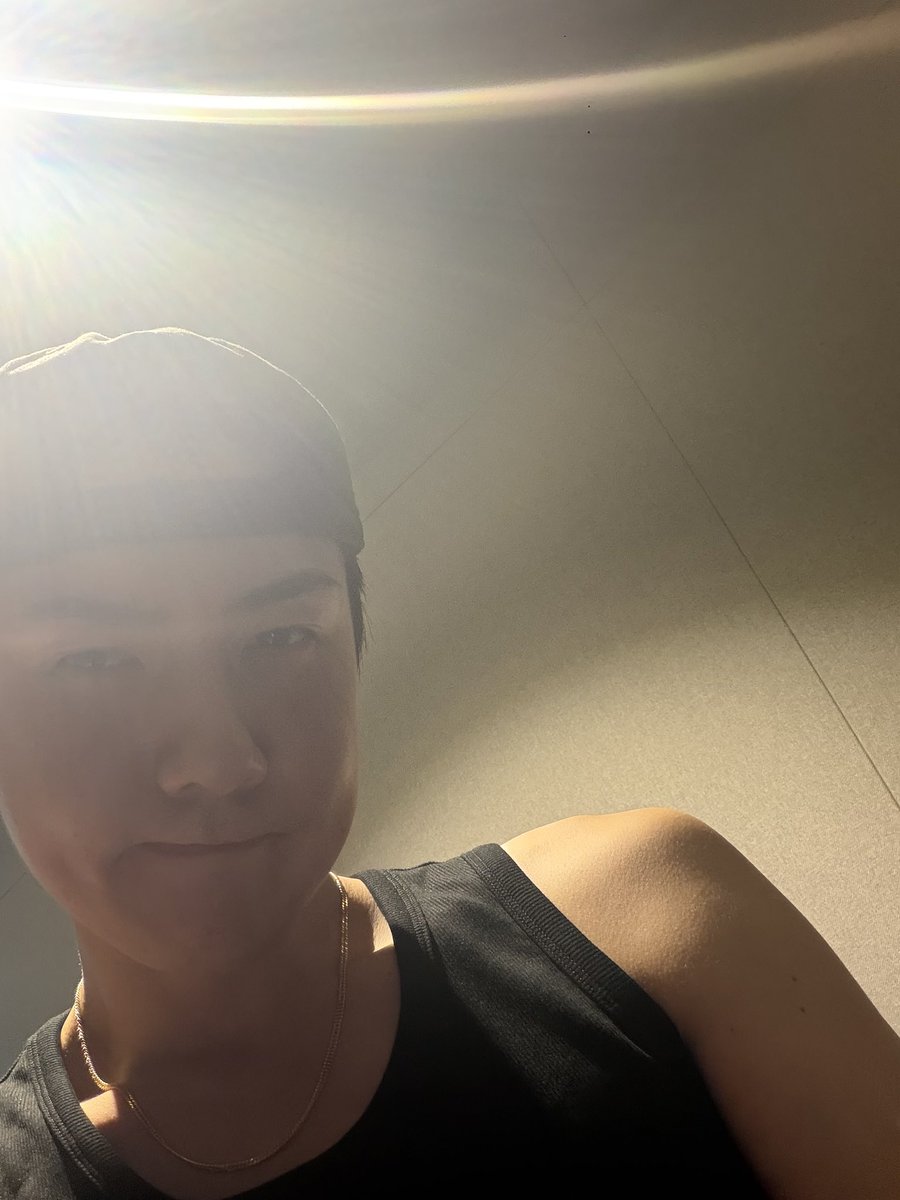 bubblefromsehun's tweet photo. 2026.08.27 #เซฮุนบับเบิ้ล 🎈 

🐥: (ส่งรูป)
🐥: ยั๊บ https://t.co/sNiXNwXI1L