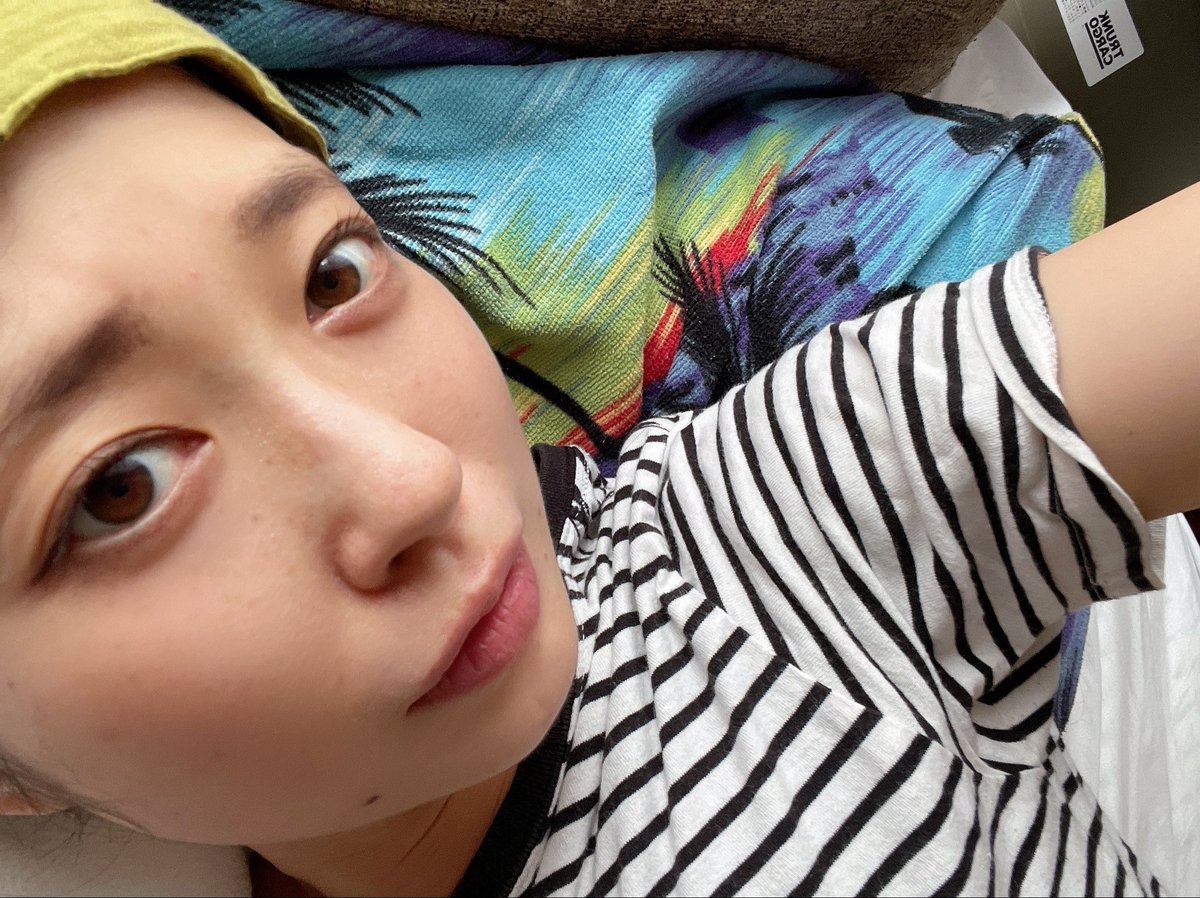 AyakoAxc's tweet photo. ステロイドの副作��、不眠で3時間しか寝てないぜ。眠い。しかし禿げた。ターバン楽ちん。ご飯も作らにゃいかん。子供が帰ってくる〜きゃー https://t.co/gZqDK1Wbpu