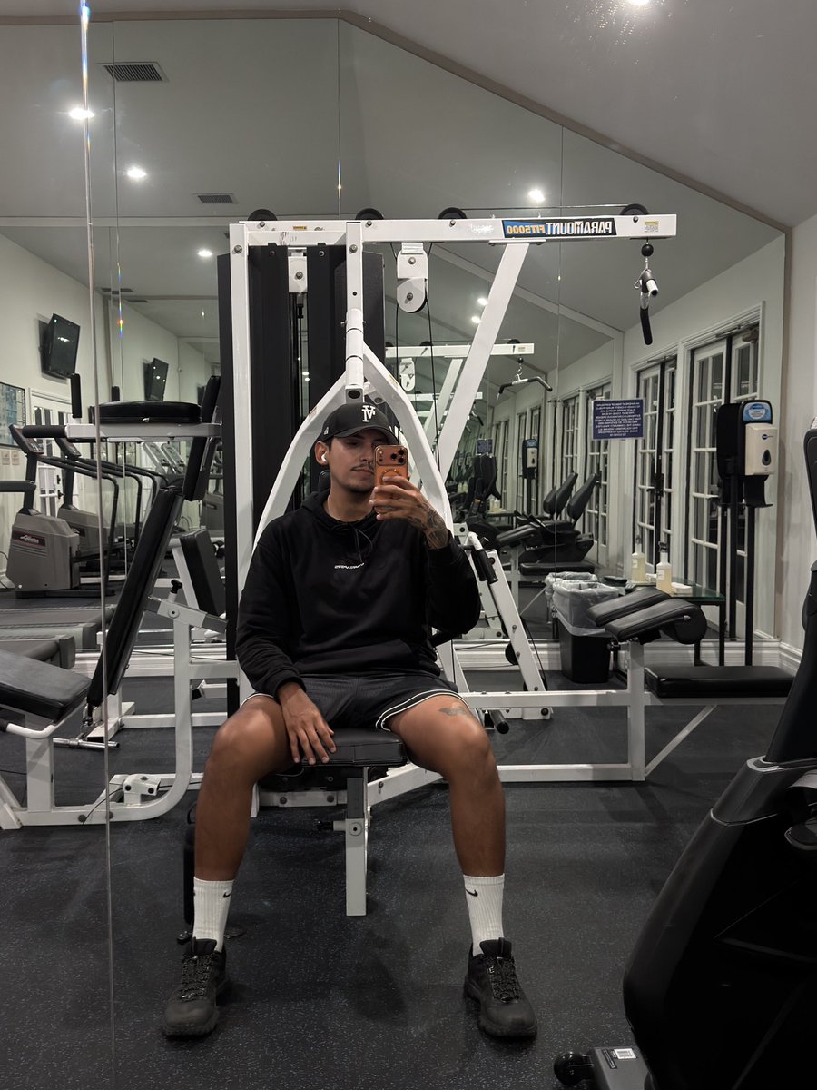 _AlanV_'s tweet photo. Late night gym sesh 💪 https://t.co/GgrErUpwgR