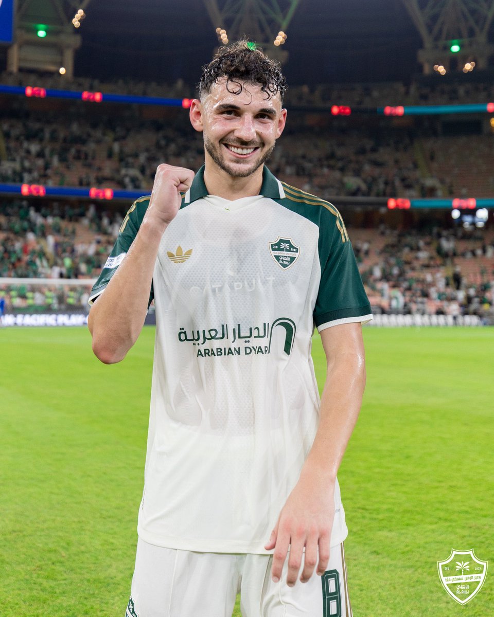 iiHKTR's tweet photo. اسأل الله ان يحفظكم ويخليكم لي يا حبايبي💚 https://t.co/FATVne2V0u