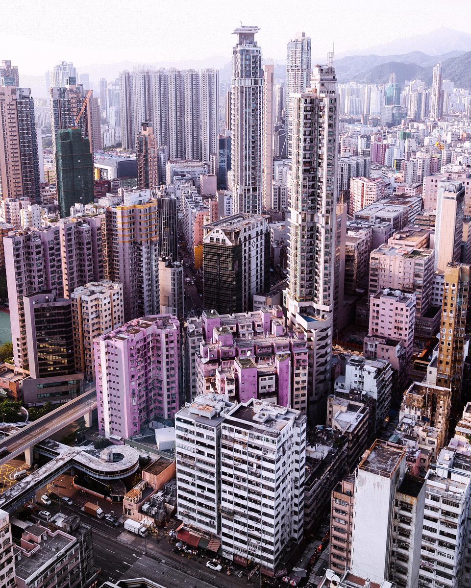 flosslaichzf's tweet photo. #Adiscoverhongkong #onlyinhongkong super short visit back to HK. Hits differently with the heat plus a bubba! https://t.co/dZ0bWAfs4q
