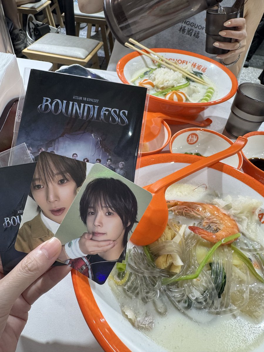 ktcdblue's tweet photo. 今までグッズは増え続けるから集めてこなかったのよ
トレカもK君のレア出ても全部あげたのよ
でもやっぱり耐えれない🥺グッズ買う..わたし..
カードあげたの少し後悔🥹
明日のポプア楽しみ☺️🫶 https://t.co/wHTJ0LiAOg