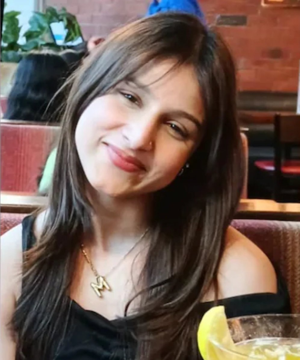 Toxicity_______'s tweet photo. >Cutie Muskan was a model.

>Cutie was liberal minded and didn’t believe that dating a MuZlim meant betraying her religion.

>Cutie used to abuse the Bajrang Dal online.

>Cutie used to call RW men misogynists and brain d€ad.

>Cutie befriended Imran at the gym. After spending 1.5 years with him and being treated like a s|ave, she thought, He’s just another guy, I’ll ditch him and marry a Hindu guy now.

Imran Bhai stabb€d her to d€ath. 😭😭