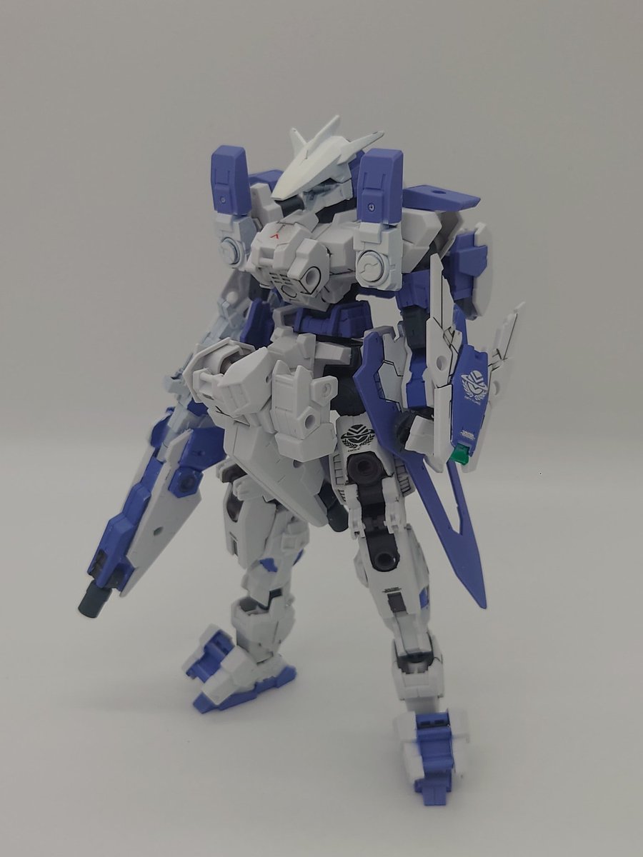 9BNEL's tweet photo. かなり昔に組んだものですがアルト+エスポジット+シエル指揮官+オプションヘッドのキット数縛りで作ったやつです
オプションヘッド以外は参考になるんじゃないですかね？ https://t.co/d5skPmLwMn