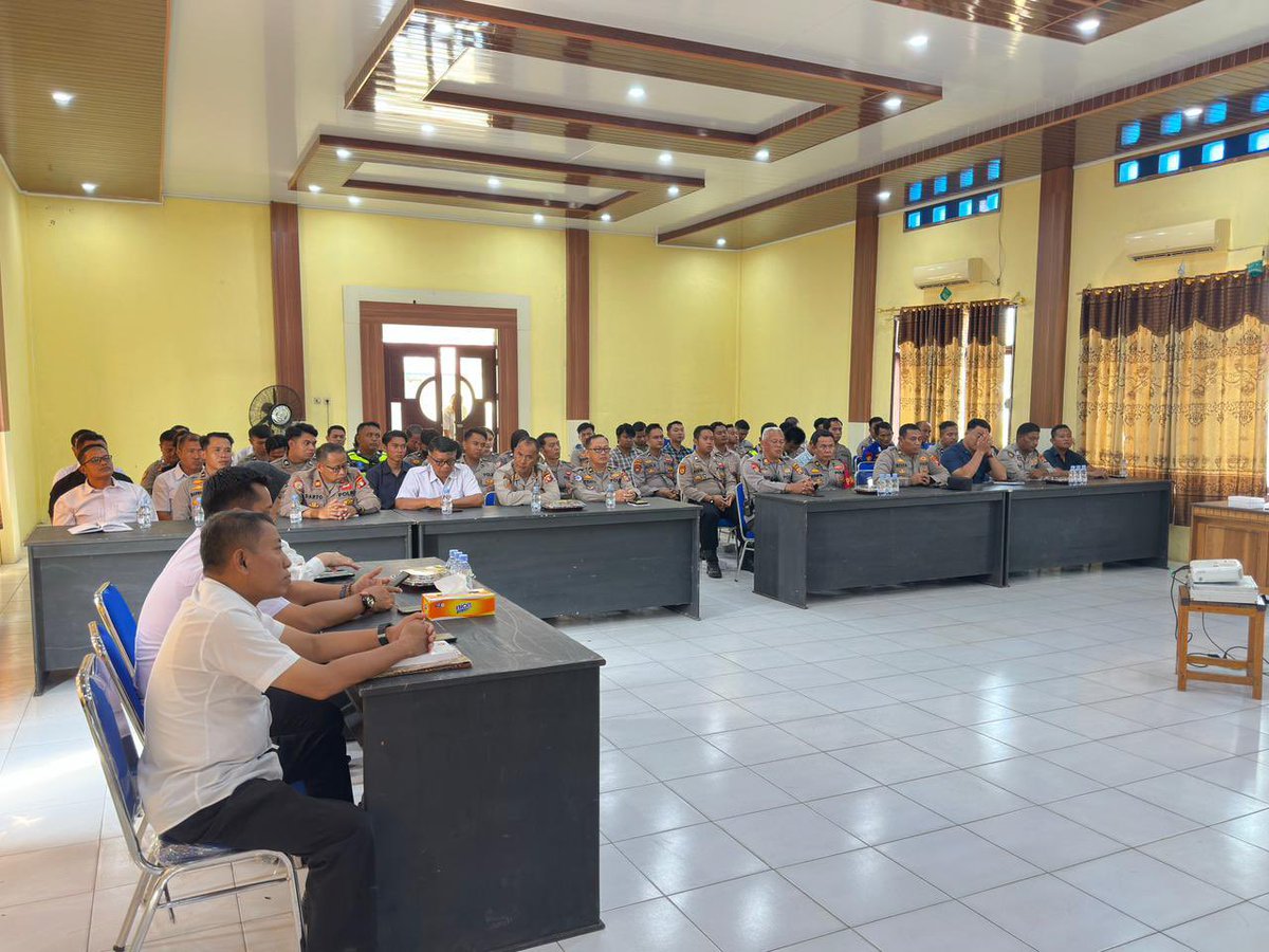 PolresSukamara's tweet photo. Polres Sukamara menerima kunjungan Tim Penyuluhan Hukum Bidkum Polda Kalteng dalam kegiatan Penyuluhan Hukum Implementasi KUHAP Baru, Antisipasi Gugatan Praperadilan, Undang-Undang Nomor 5 Tahun 2026 tentang Polri, serta Penanganan Karhutla, Kamis (27/08/2026) Pagi. https://t.co/VaWJrQbehk