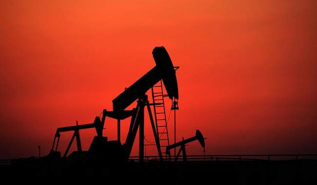 erik_thorvalds's tweet photo. Ottawa decides Alberta energy doesn’t get to America.

So what happens? 

The barrels have nowhere to go. Pipelines back up. Sites start shutting in. The camps empty. The 14-and-14 rotations stop. The guy who just signed for a truck and a house in Fort McMurray gets the call. So does the welder in Grande Prairie, the camp cook, the trucker hauling pipe, the Indigenous contractor whose company is building things for his community. One industry doesn’t “adjust.” It stops. ￼

Those are not abstract jobs. They are mortgages, kids in hockey, aging parents, the only decent wage for a hundred kilometres. When the cheques stop, the grocery store in town goes quiet. The diner that fed night shift closes. Houses that were never cheap start sitting unsold. People who built this province watch the equity they earned evaporate because someone in Ottawa needed a bargaining chip. ￼

Then the royalty money disappears. The $13–22 billion that actually pays for hospitals, schools, and roads is gone. Overtime for nurses vanishes. Classroom supports get cut. Rural roads wait another year. The province that already runs tight on volatile resource revenue now stares at a hole it cannot fill without gutting the services ordinary Albertans use every day. ￼
It does not stay in the oil patch. Calgary offices go dark. Service companies fold. Trucking volumes collapse. The housing market follows the jobs south. Young families leave. The tax base that held the rest of the province together shrinks. What starts as an export decision becomes empty main streets and kids growing up in a place that used to work.

Then it leaves Alberta. The United States finds other heavy barrels. Eastern refineries that depend on this crude and on U.S. refined product feel the squeeze. Diesel and gasoline get expensive or scarce just as winter comes. The TSX takes the hit. Pension funds that own the companies take the hit. Ontario and Québec discover that “leverage” means their factories and trucking fleets pay too. ￼
This is the tragedy: Alberta families, towns, and public services get used as the first and deepest sacrifice so Ottawa can look tough. The people who actually produce the energy, live with the winters, and fund the federation are the ones who eat the loss first and longest. That is not strategy. That is throwing your own people under the bus and calling it patriotism.

These Failed politicians are ruining lives. 

There is a reason why Albertans want out of Canada.