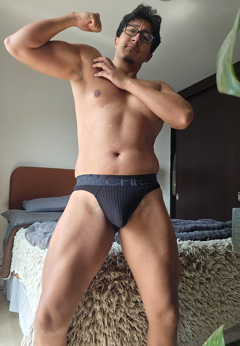 boardgaymer's tweet photo. Suave al tacto este calzón (te va a dar más ganas de sobarme el bultote 🍆)... https://t.co/MqS7qjHV3D