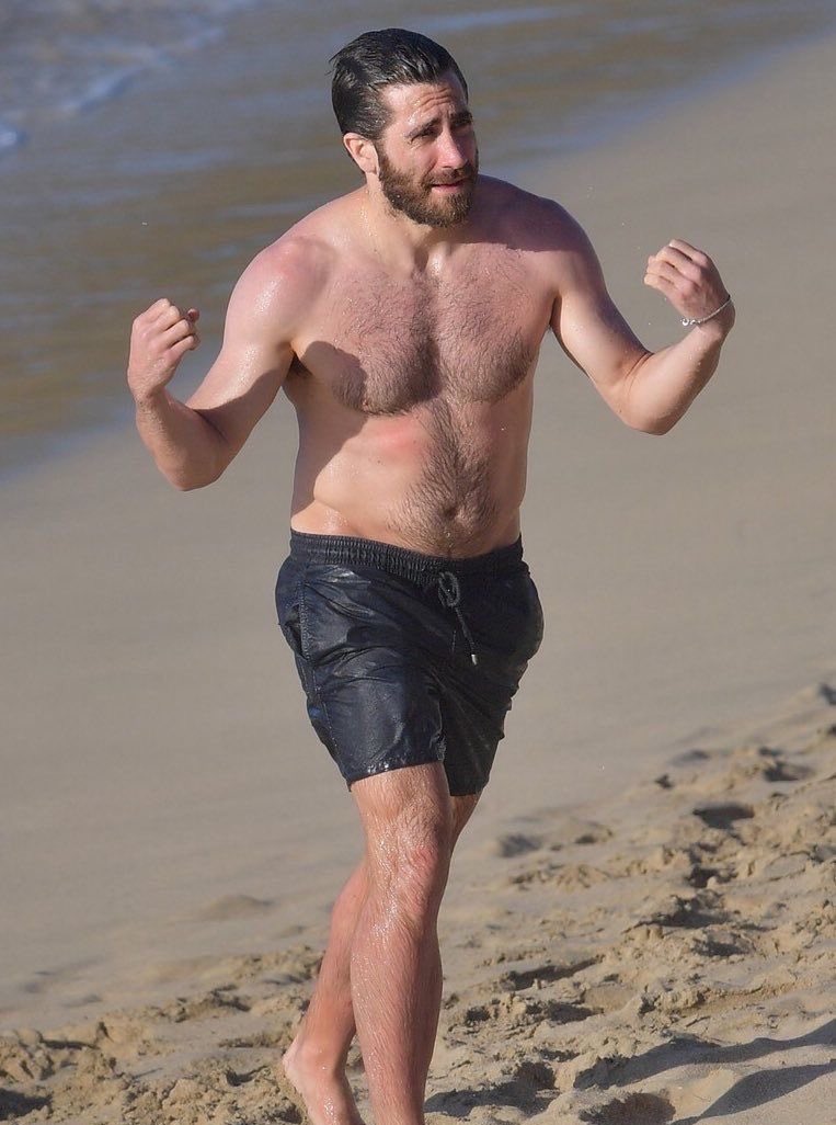 BethMyths's tweet photo. Jake Gyllenhaal just keeps getting better with age 😍 hot and demure 😂 https://t.co/Zs76Ub4LRO
