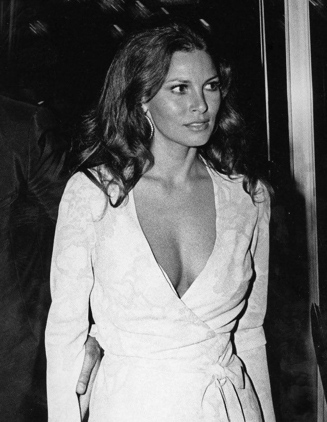 73_bart's tweet photo. Raquel Welch
Foto van Tumblr https://t.co/YFWGLaLWJe