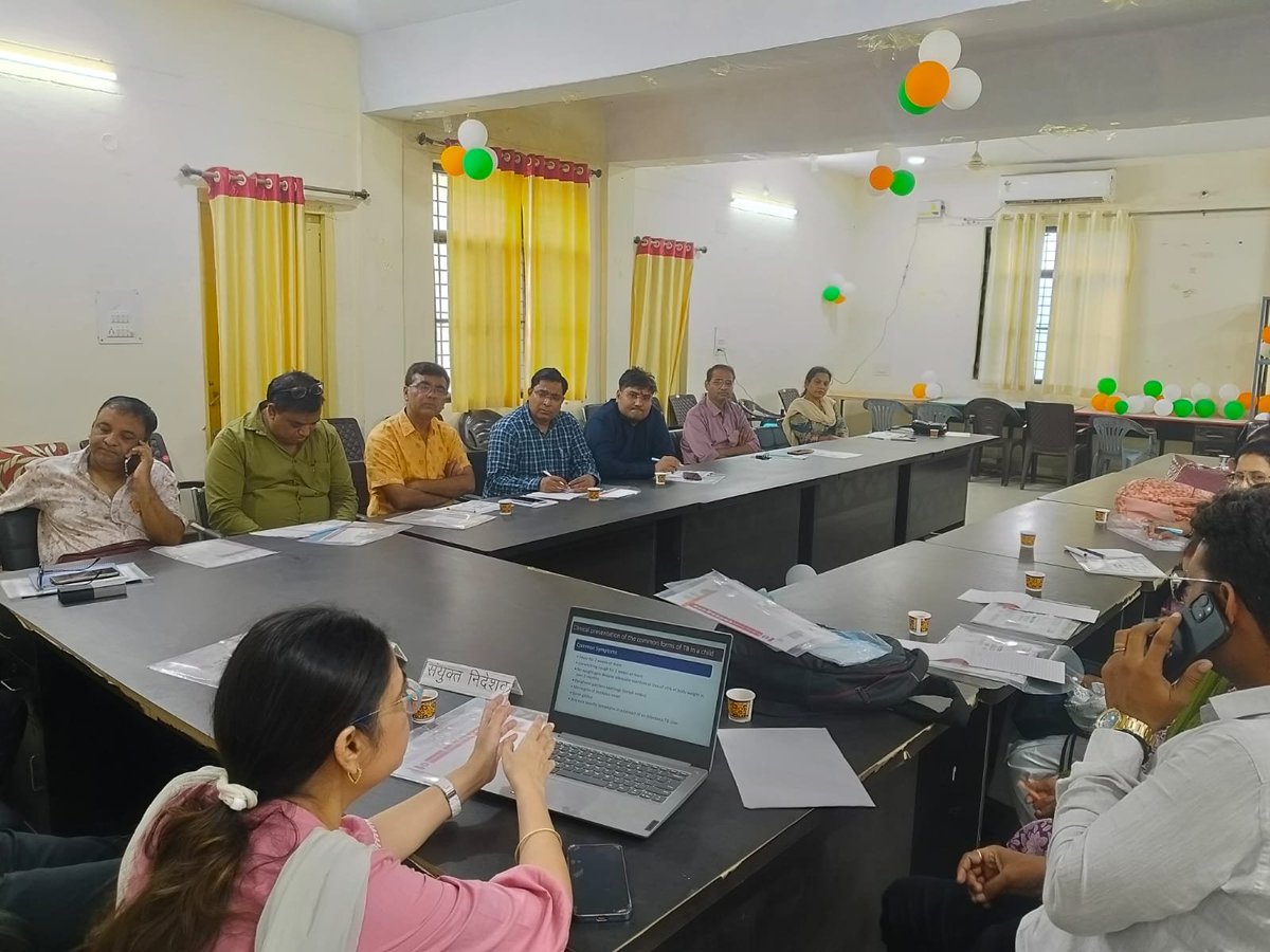 ntep_UP's tweet photo. #TBMuktBharat झांसी जिले में बच्चों की टीबी (Pediatrics TB) पर NTEP और WHP के सहयोग से आयोजित जिला-स्तरीय कार्यशाला; इसमें सभी स्टाफ नर्स और MOIC शामिल हुए  @AmitGhoshIAS @moansadhana @nhm_up @TbDivision @TBHDJ @khpt4change https://t.co/M3yDAg7xu9