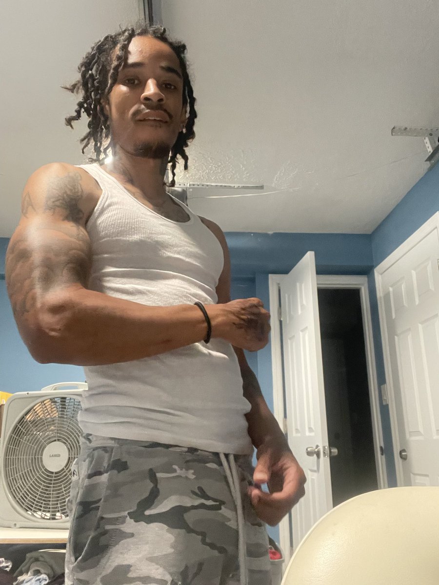WhatsThe6in's tweet photo. Shit still there 🤞🏽 https://t.co/WQKl0dvUdK