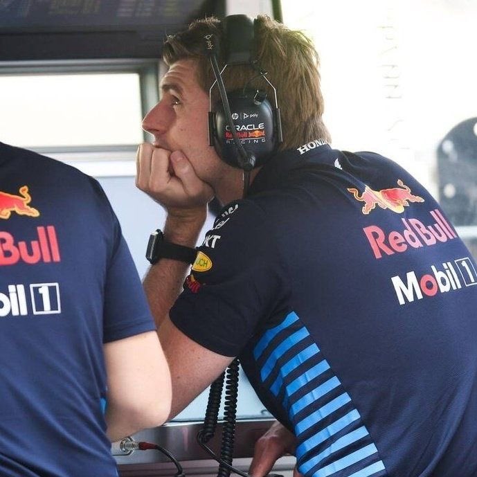 johnnystappen's tweet photo. Pit wall Max.. fire everyone at red bull he can be a one man army with that face card https://t.co/puM7afG8iW