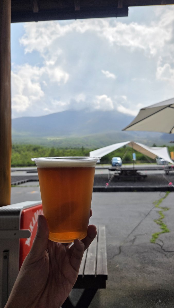 Lin09419's tweet photo. 今週の軽井沢は雨かなあー散歩してビール飲みたいんだけどなあ
#先日の軽井沢の帰りも浅間山眺めながらビール飲ませてくれた
#とうもろこしも買ったよ
#関東モトクロス選手権
#インターバル開けだし全員きっとメラメラだよね https://t.co/gEiK5S1Pz9
